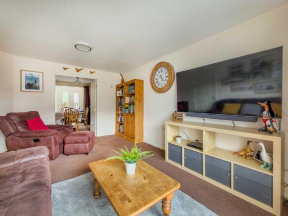 4 bed Detached for sale Image 12
