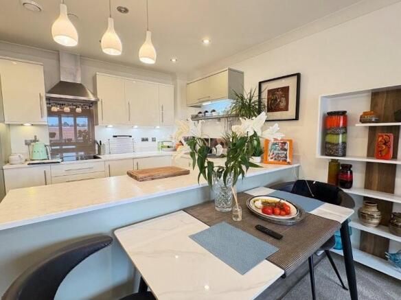 2 bed Apartment for sale Image 6