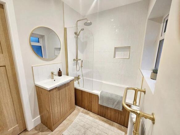 3 bed Detached Bungalow to rent Image 9