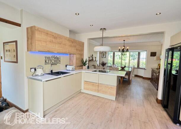 3 bed Bungalow for sale Image 4