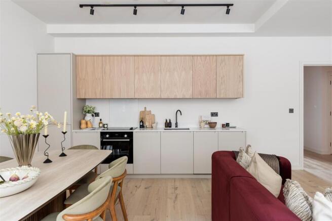 Hollybush Gardens, E4