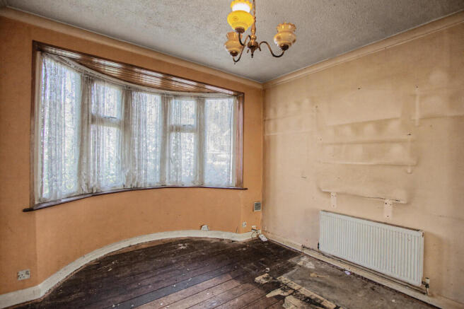 6 Cedar Avenue, Waltham Cross, EN8 8AU