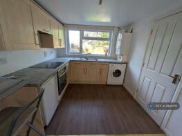 7, Chantry Close, Windsor SL4 5EP