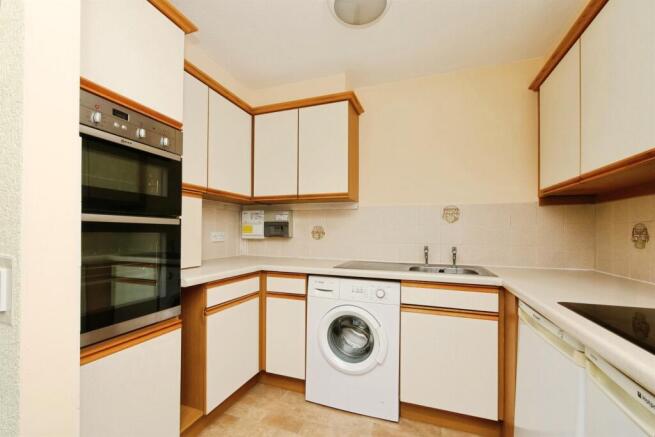 2 bed Retirement Property for sale Image 5