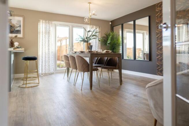 5 bed Detached for sale Image 6