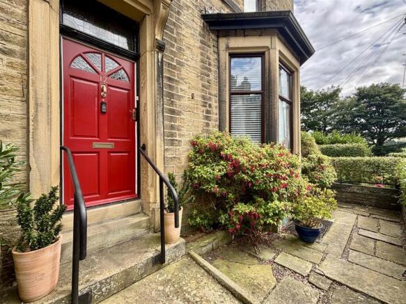 6 bed Semi-Detached for sale Image 10