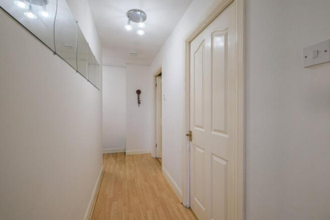 2 bed Flat for sale Image 11