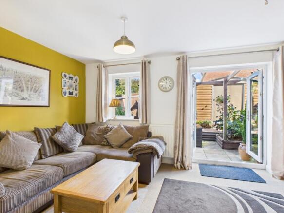 CAM02313G0-PR0096-STILL031