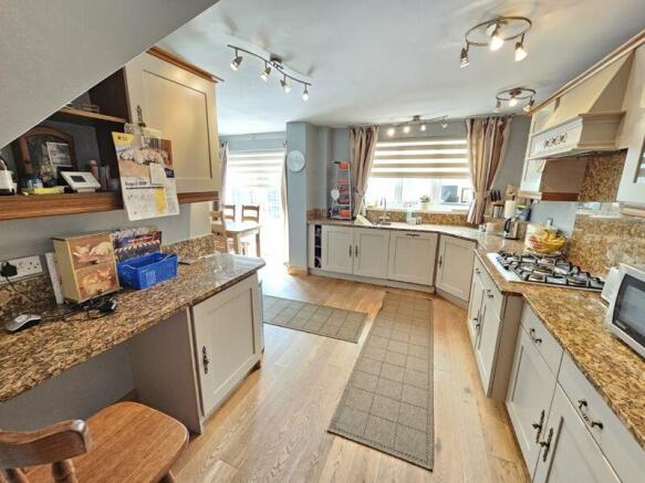 Kitchen/Breakfast Room