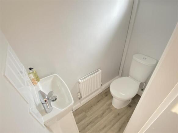 Cloakroom/Wc