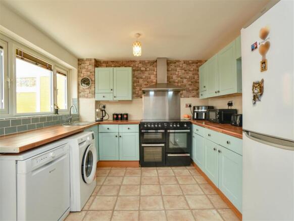 2 bed Terraced for sale Image 6
