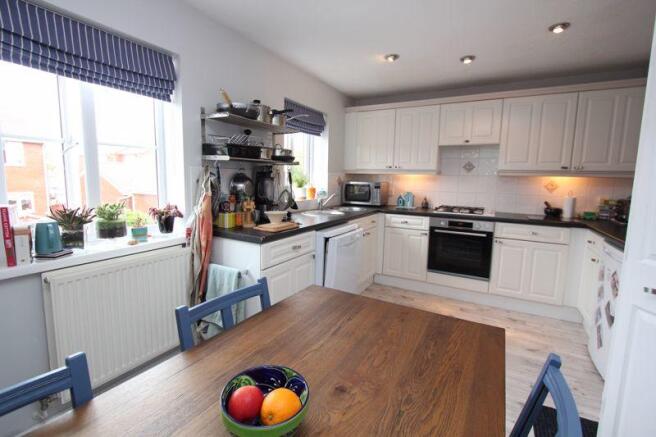 Kitchen/Dining...