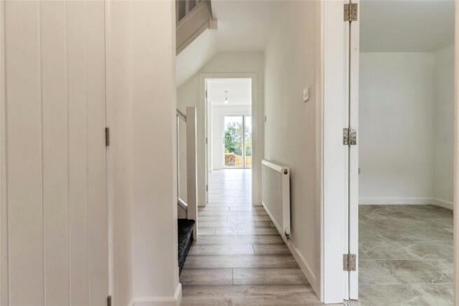 4 bed Detached for sale Image 10
