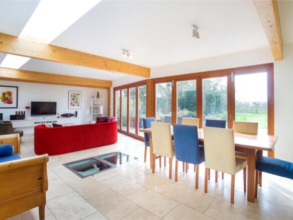 Sitting/Dining Room