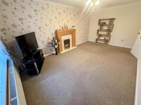 2 bed Semi-Detached Bungalow for sale Image 4