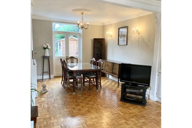 Lounge/Dining Room