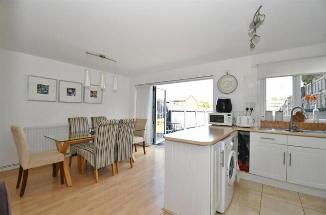 Gresham Avenue, Leamington Spa photo 4