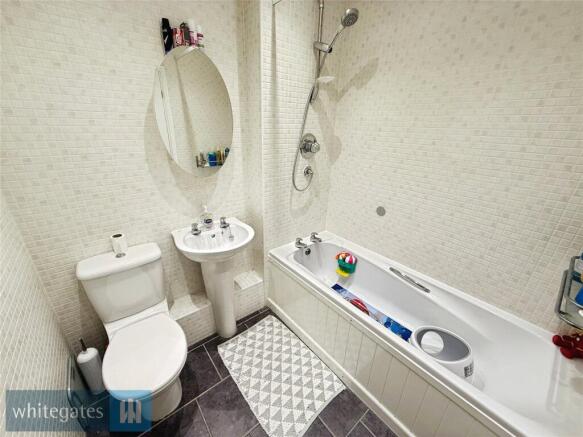 3 bed Town House for sale Image 8