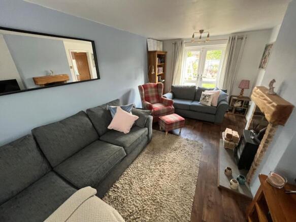 Lounge 1.jpg