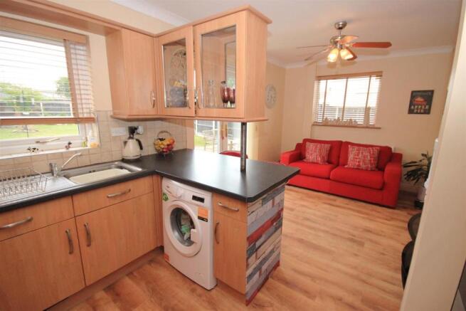 LIVING/ DINING/ KITC