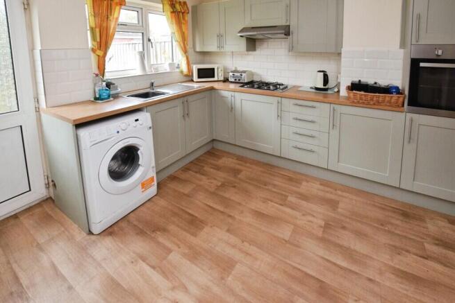 Hillyfield Road photo 4