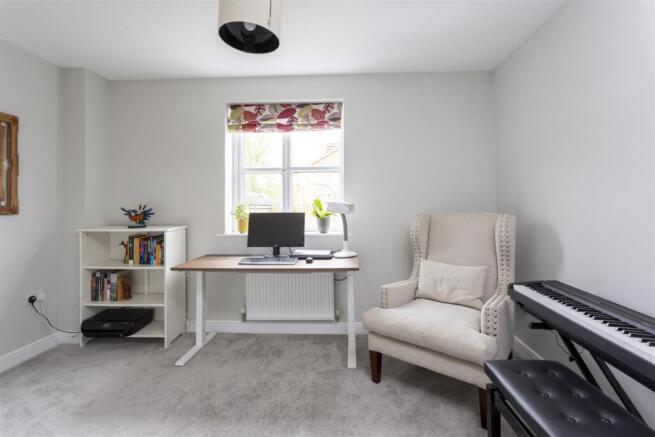 3 bed Town House for sale Image 11