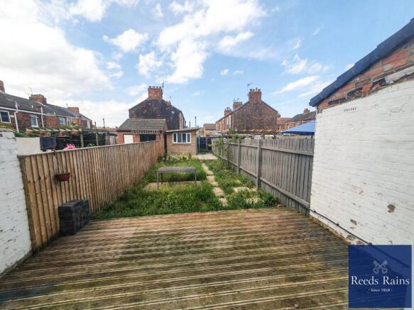 2 bed Terraced to rent Image 11