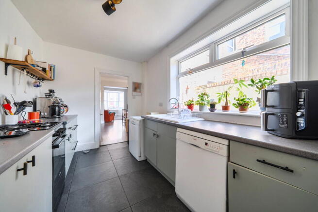 3 bed Terraced for sale Image 8