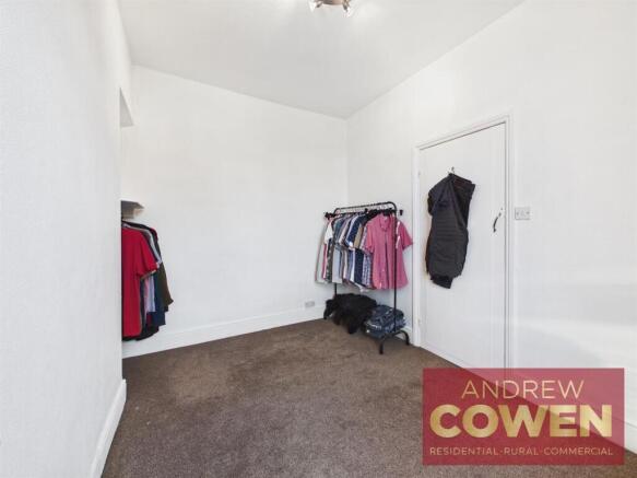 3 bed Terraced for sale Image 11