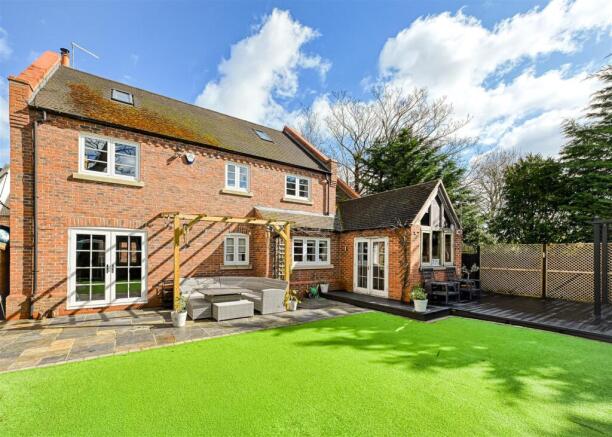 7 Admiral Rodney Gardens-5.jpg