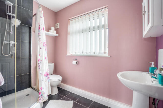 5 bed Semi-Detached for sale Image 11