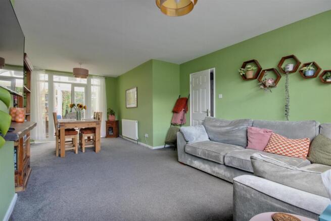 3 bed Semi-Detached for sale Image 12