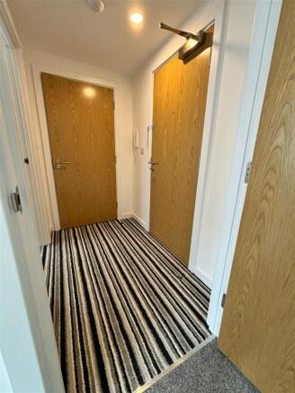 1 bed Apartment to rent Image 6