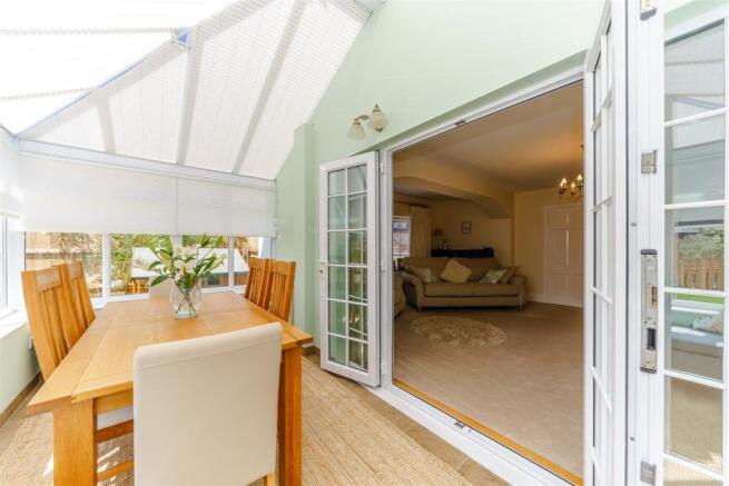 8341634-interior07.jpg