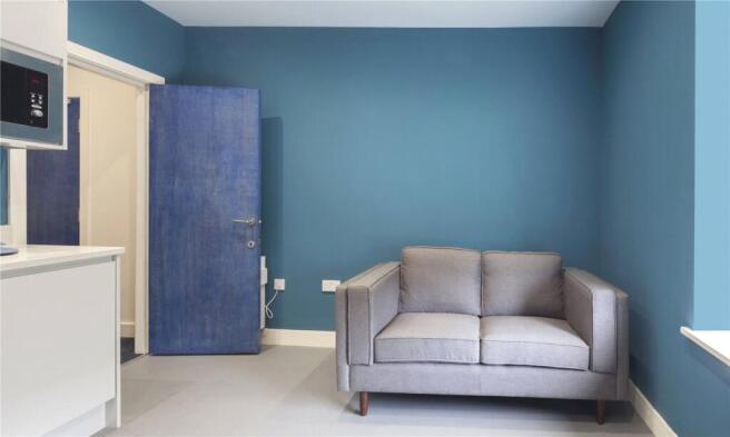 3 bed Apartment to rent Image 5