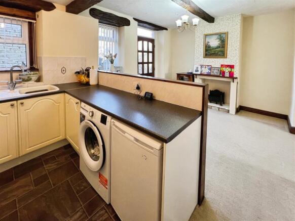 3 bed Terraced for sale Image 8