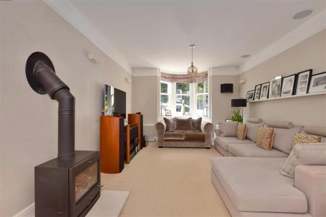 Lounge/ Dining Room