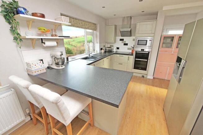 3 bed Semi-Detached for sale Image 4