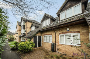 32, Monks Crescent, Addlestone KT15 1UX