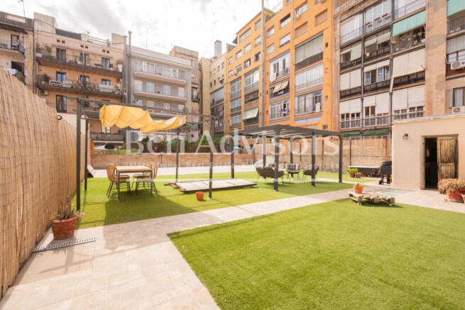 Espectacular-piso-reformado-con-terraza-enorme-...