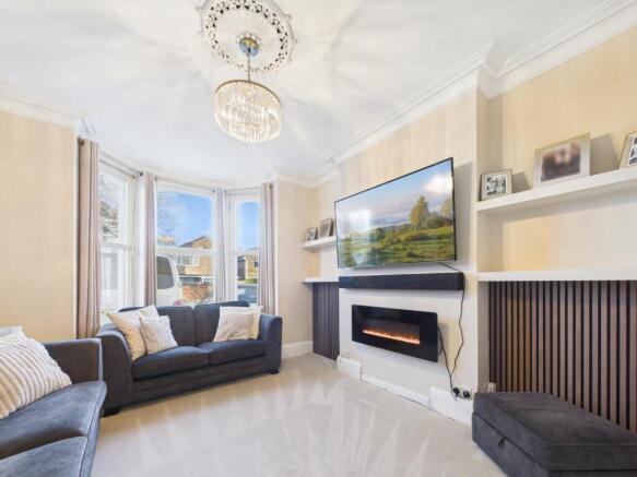 CAM03062G0-PR0215-STILL001