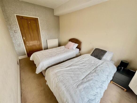 2 bed Flat for sale Image 10