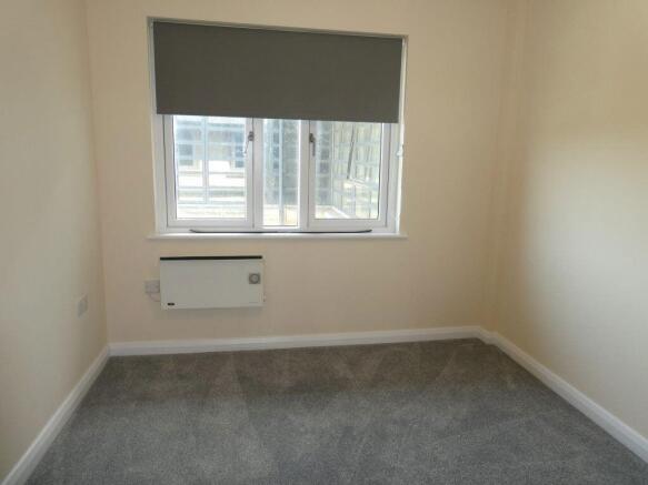 2 bed Apartment to rent Image 10