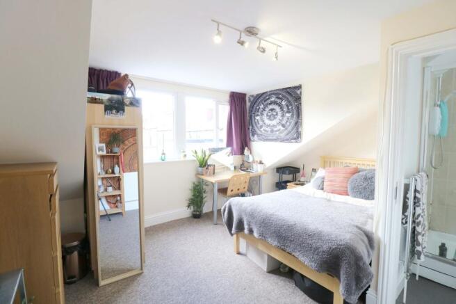 6 bed Terraced to rent Image 12
