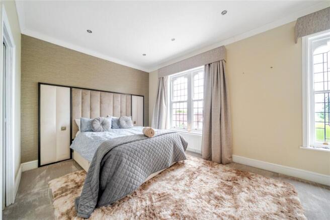4 bed Detached for sale Image 6