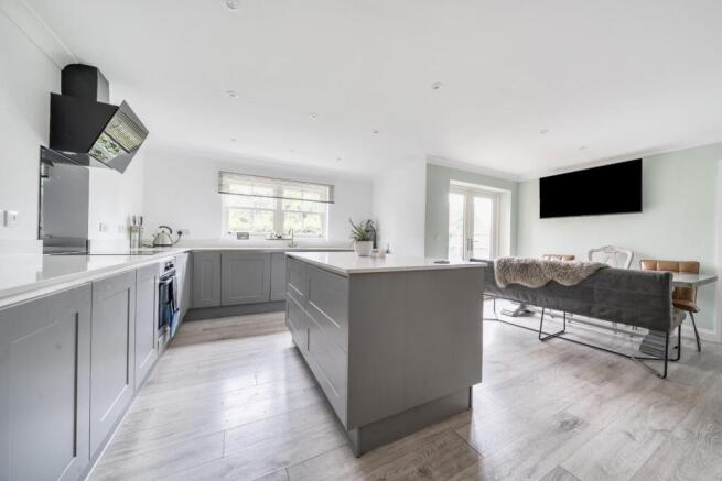 2nd view KITCHEN DINER.jpg