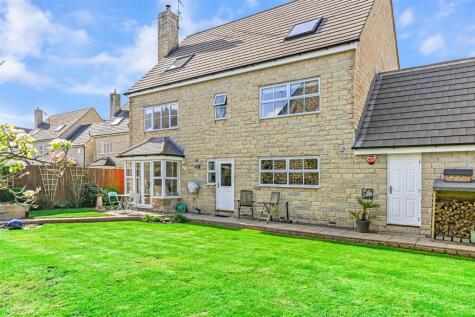 Cairn Avenue, Guiseley