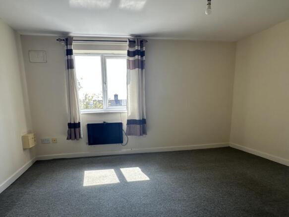 1 bed Flat to rent Image 4