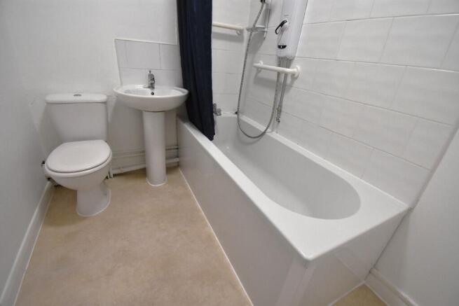 2 bed Flat to rent Image 5