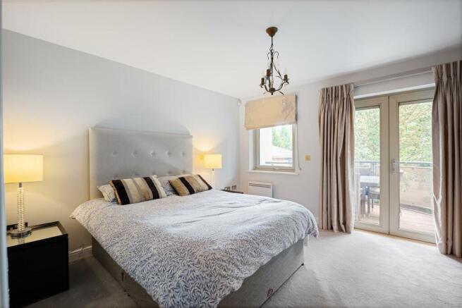 3 bed Apartment for sale Image 9
